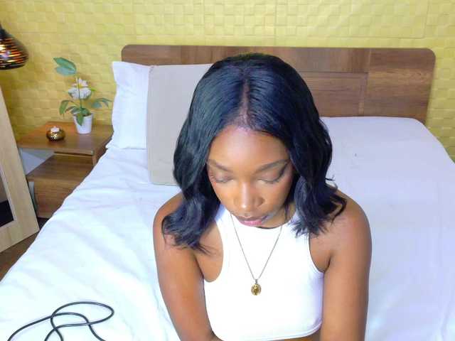 shamira-moore's BongaCams show and profile