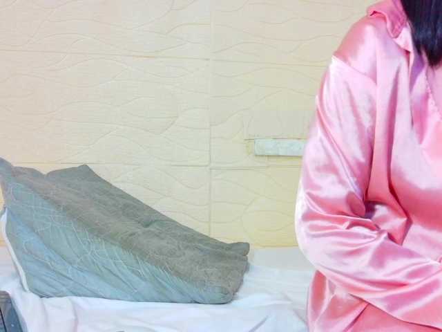 le modèle shamira-moore est en webcam porno dans un show sur le site bongacams, il possède les tags suivants: Ebony,Brunette,Shaved