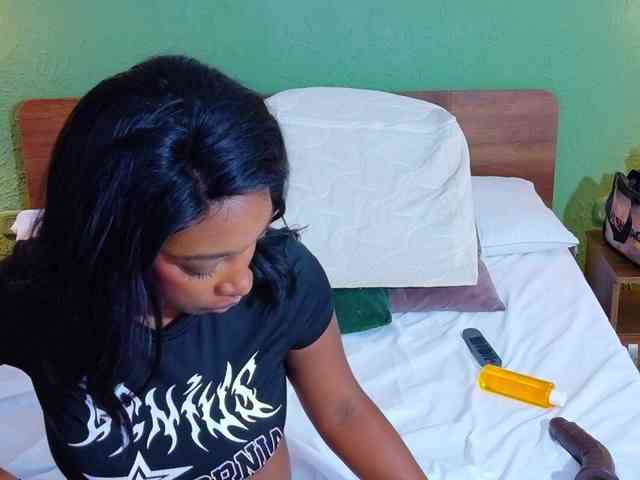 shamira-moore webcam