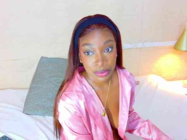 shamira-moore Live Webcam on BongaCams