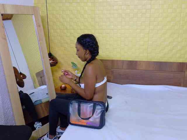 shamira-moore webcam