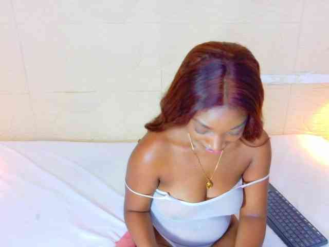 shamira-moore Live Webcam on BongaCams