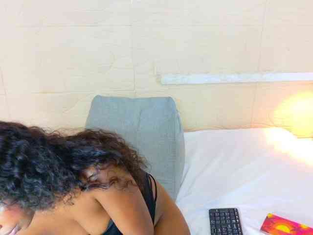 shamira-moore webcam