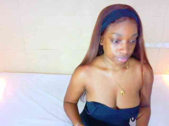 shamira-moore Live Webcam on BongaCams