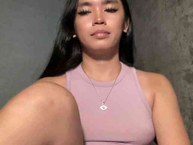 Maya-hera Live Webcam on BongaCams