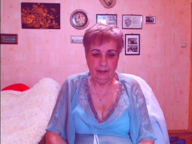 Kira9476's BongaCams show and profile