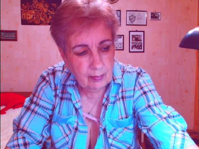 Kira9476's BongaCams show and profile