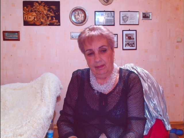 Kira9476's BongaCams show and profile