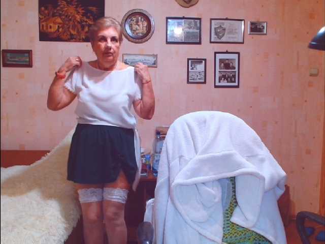 Kira9476's BongaCams show and profile