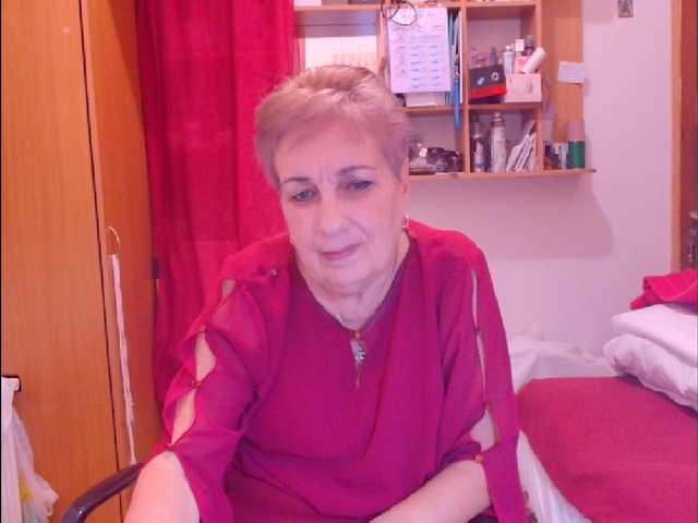 Kira9476's BongaCams show and profile