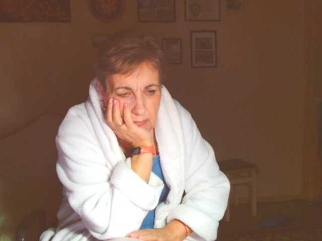 Kira9476's BongaCams show and profile