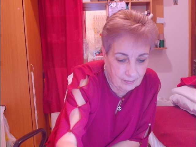 Kira9476's BongaCams show and profile