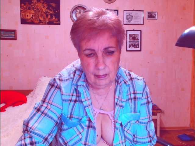 Kira9476's BongaCams show and profile