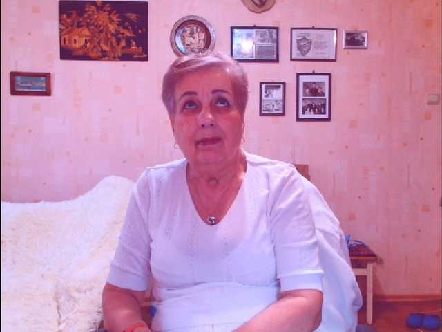 Kira9476's BongaCams show and profile