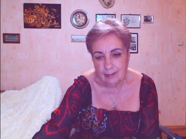 Kira9476's BongaCams show and profile