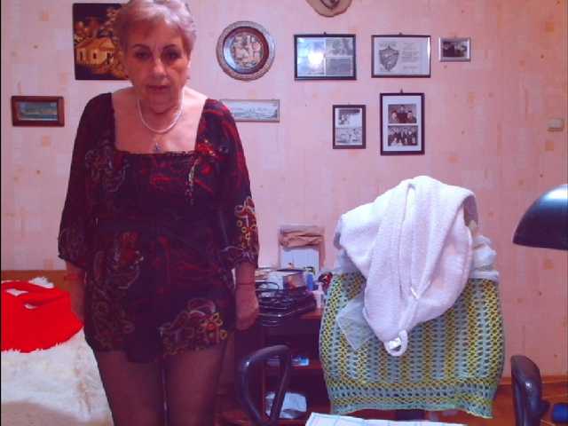 Kira9476's BongaCams show and profile