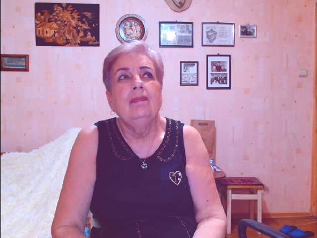 Kira9476's BongaCams show and profile