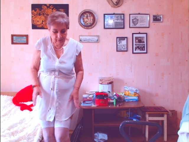 Kira9476's BongaCams show and profile