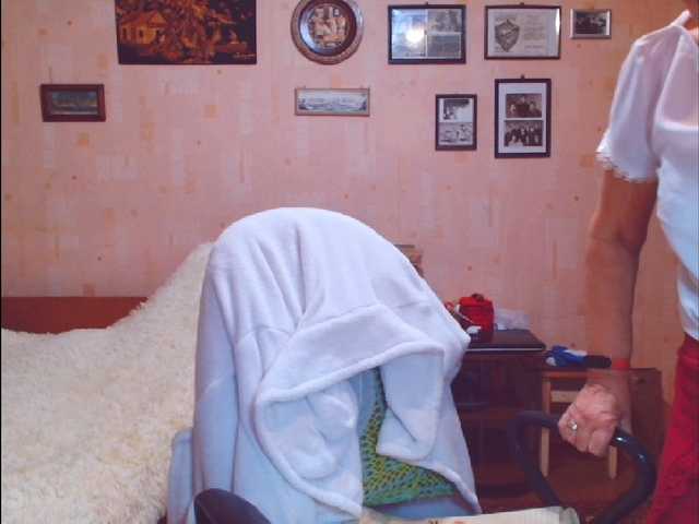 Kira9476's BongaCams show and profile