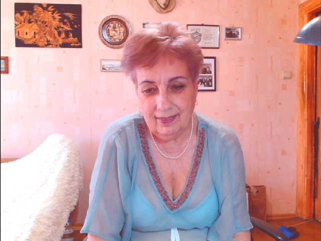 Kira9476's BongaCams show and profile