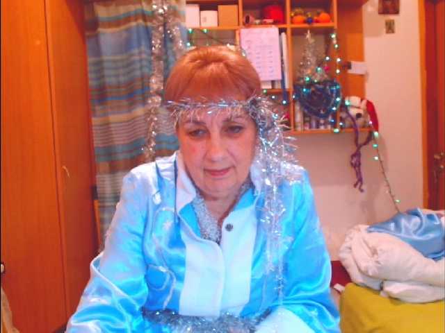 Kira9476's BongaCams show and profile