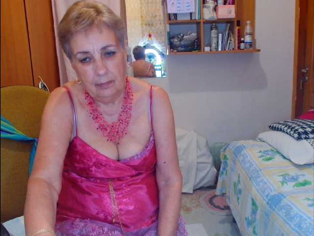 Kira9476 on BongaCams 