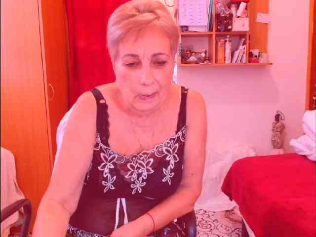 Victoria5643 webcam