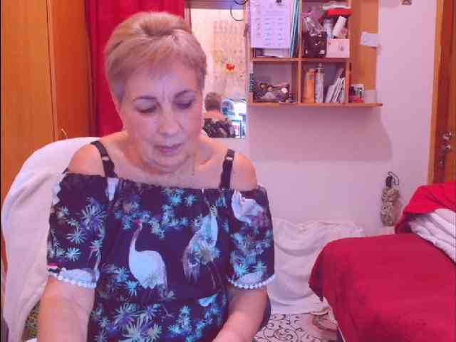Victoria5643 webcam