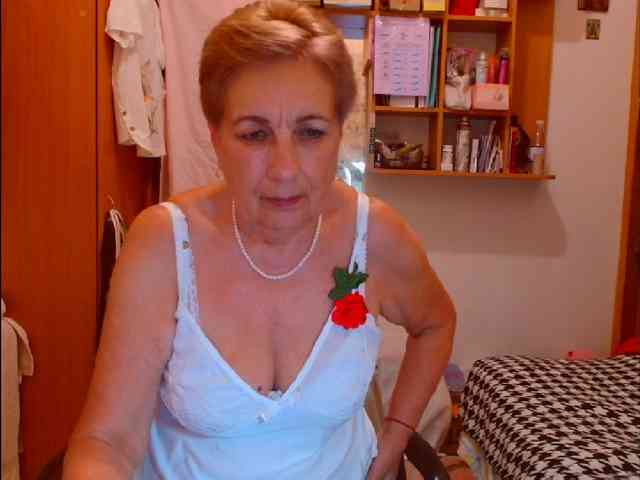 Victoria5643 webcam