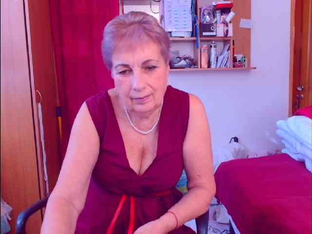 Victoria5643 webcam