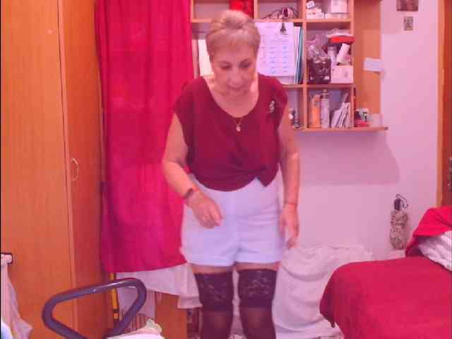 Victoria5643 webcam