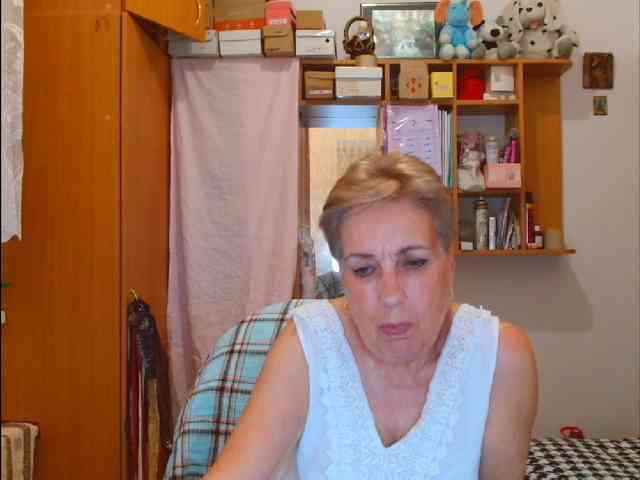 Victoria5643 webcam