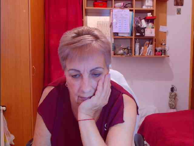 Kira9476's webcam live show