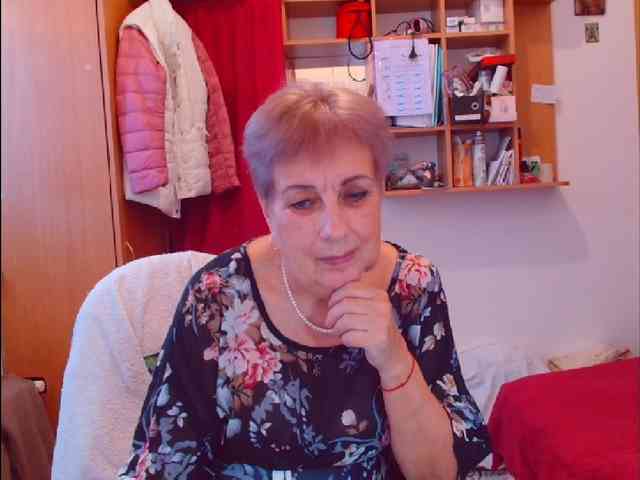 Victoria5643 webcam