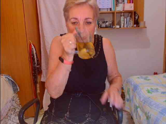 Victoria5643 webcam