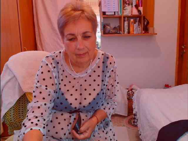 Victoria5643 webcam