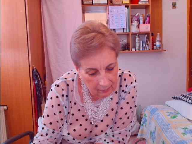 Victoria5643 webcam