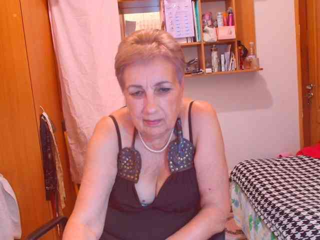Victoria5643 webcam