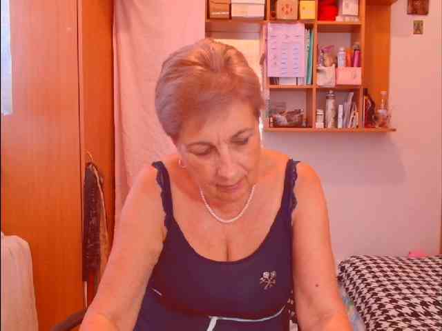 Victoria5643 webcam