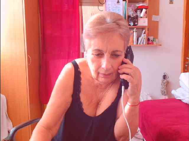 Victoria5643 webcam