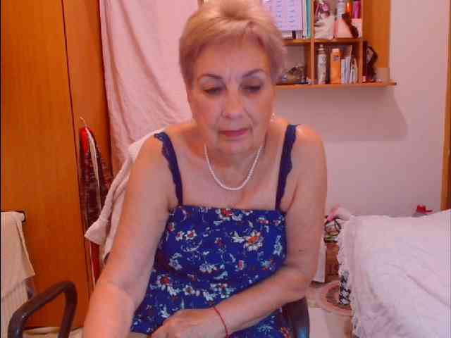 Victoria5643 webcam