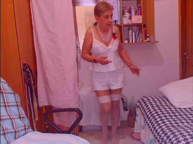 Victoria5643 webcam