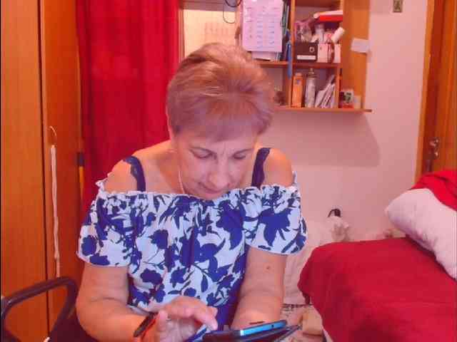 Victoria5643 webcam