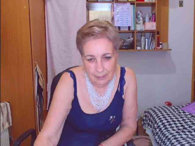 Victoria5643 webcam