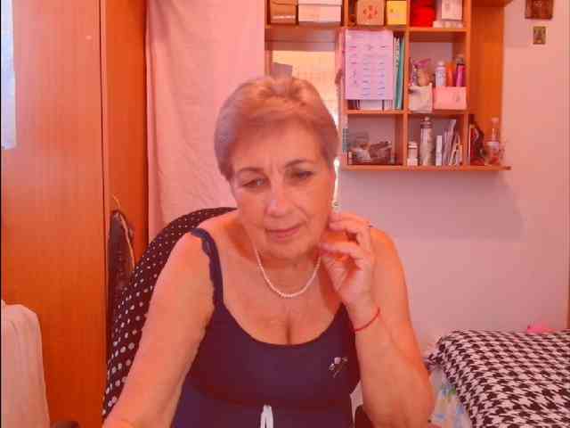 Victoria5643 webcam