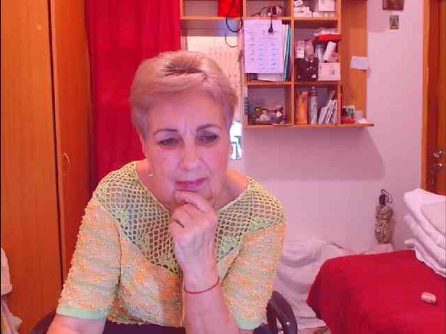 Victoria5643 webcam