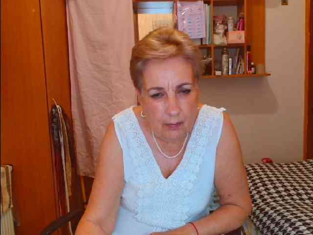 Victoria5643 webcam