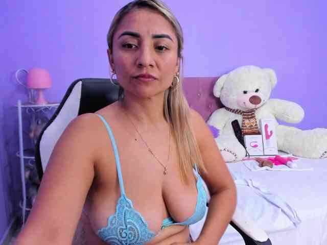 taste-bigass webcam