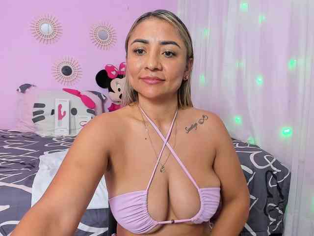taste-bigass webcam