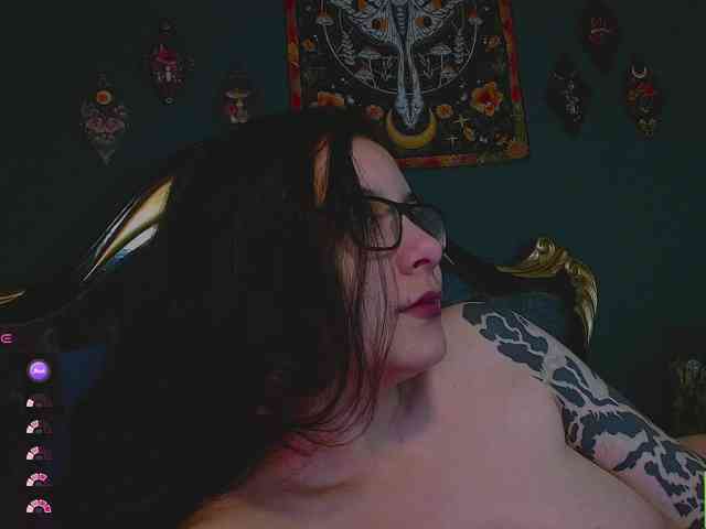 Lilith_mystic webcam